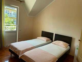 Гостиница Веста Джубга Двухместный номер с 1 кроватью или 2 отдельными кроватями и балконом-4