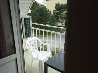 Гостиница Веста Джубга Двухместный номер с 1 кроватью или 2 отдельными кроватями и балконом-6