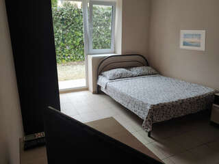 Гостиница Веста Джубга 3-х местный стандарт со всеми удобствами и отдельным входом 1 эт-1