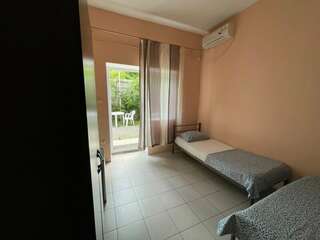 Гостиница Веста Джубга Стандартный трехместный номер-2